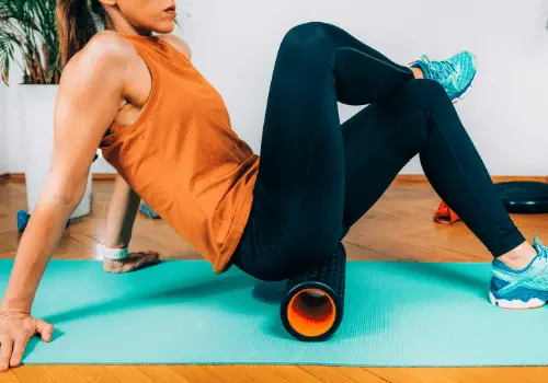 Best-Foam-Rolling-Exercises-and-Stretches-for-Runners-Glute-Roll