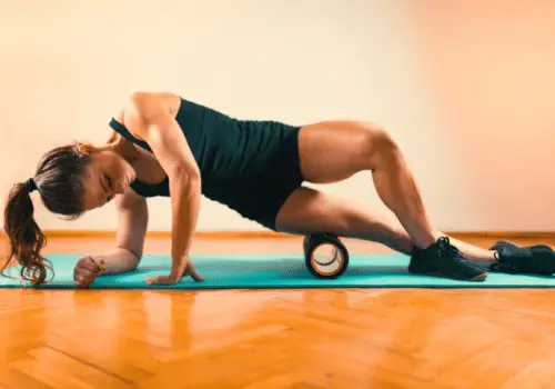 Best-Foam-Rolling-Exercises-and-Stretches-for-Runners-IT-Band-Roll